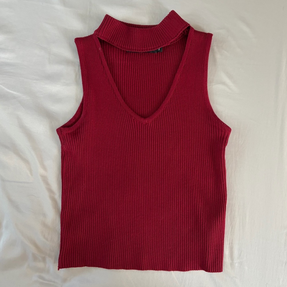 Simplee Apparel Sleeveless Ribbed V-Neck Tank Top in Burgundy